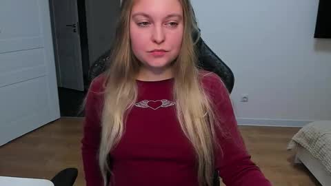 Stacy  online show from November 14, 2025, 4:28 pm