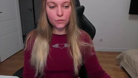 Stacy  online show from December 1, 2025, 6:02 pm