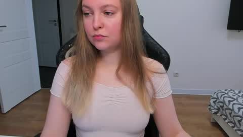 Snapshot of stacy_miraclee chatting on May 15, 2026, 12:01 pm Stacy online show from May 15, 2026, 12:01 pm