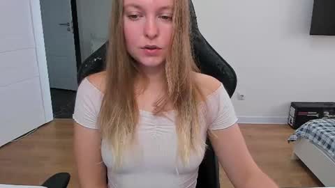 Snapshot of stacy_miraclee chatting on July 20, 2026, 10:39 am Stacy online show from July 20, 2026, 10:39 am