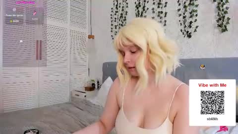 Snapshot of stacy_starrrr chatting on July 14, 2026, 10:21 am Stacy online show from July 14, 2026, 10:21 am
