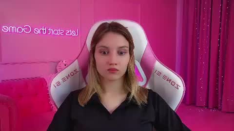 Snapshot of stacyevancesss chatting on June 23, 2026, 8:29 pm StacyEvances online show from June 23, 2026, 8:29 pm