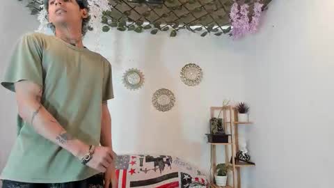 stallionhott online show from November 3, 2025, 2:40 pm