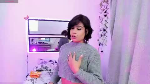 Snapshot of star_darling chatting on June 23, 2026, 10:24 am S T A R online show from June 23, 2026, 10:24 am