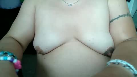 Snapshot of starella___saxxxton chatting on June 5, 2026, 5:29 pm starella___saxxxton online show from June 5, 2026, 5:29 pm