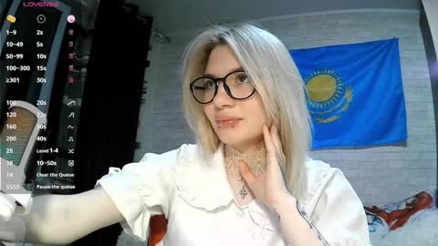Snapshot of starremick chatting on September 24, 2025, 2:42 pm Katie online show from September 24, 2025, 2:42 pm
