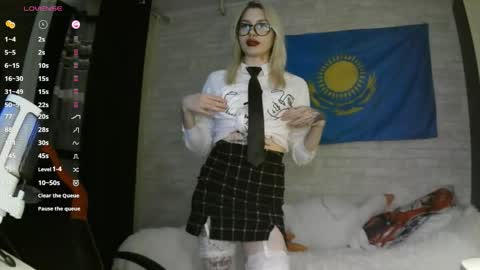 Snapshot of starremick chatting on September 29, 2025, 3:06 pm Katie online show from September 29, 2025, 3:06 pm