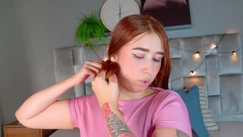 Snapshot of starrmoon__ chatting on April 7, 2026, 3:29 am M O O N online show from April 7, 2026, 3:29 am