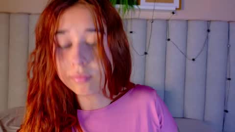 Snapshot of starrmoon__ chatting on May 19, 2026, 3:24 am M O O N online show from May 19, 2026, 3:24 am