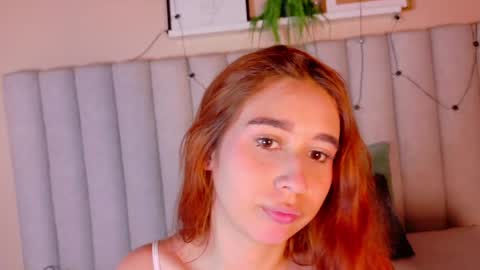 Snapshot of starrmoon__ chatting on May 28, 2026, 2:53 am M O O N online show from May 28, 2026, 2:53 am