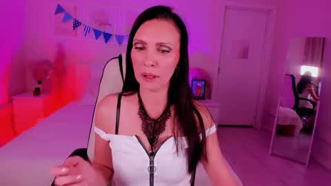 Snapshot of steaflers_mom chatting on October 14, 2025, 6:58 am steaflers_mom online show from October 14, 2025, 6:58 am