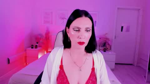 Snapshot of steaflers_mom chatting on October 21, 2025, 9:10 am steaflers_mom online show from October 21, 2025, 9:10 am