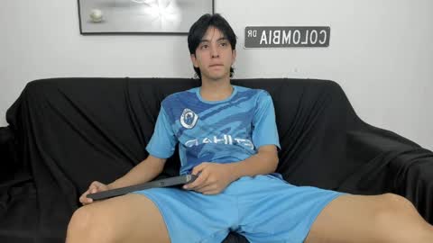 Snapshot of steerlingxvx chatting on April 26, 2026, 12:14 pm Steerling online show from April 26, 2026, 12:14 pm