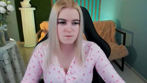 stef_nicks online show from February 2, 2026, 9:08 am