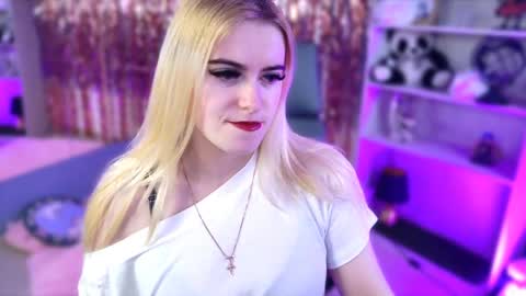 stef_nicks online show from April 7, 2026, 9:10 am