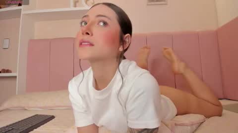 Stefa Gomez  online show from March 12, 2026, 1:17 pm