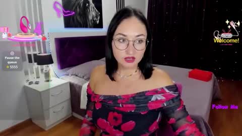 StefanaWinter online show from October 8, 2025, 11:30 am