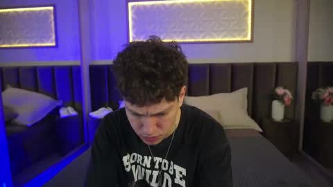 Esrefan online show from March 19, 2026, 8:02 pm