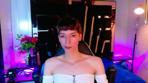 stefany piink online show from May 6, 2026, 12:43 pm