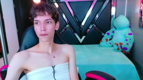 stefany piink online show from May 17, 2026, 12:56 pm