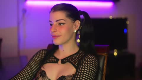 Stella online show from December 3, 2024, 4:03 am