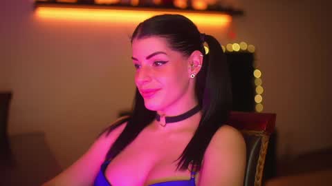 Stella online show from January 3, 2025, 10:51 pm