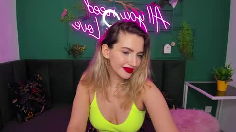 Stella online show from April 16, 2026, 2:12 am