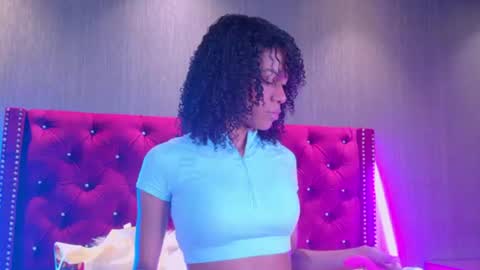 Snapshot of stellaciel_ chatting on July 8, 2026, 5:17 pm S T E L L A online show from July 8, 2026, 5:17 pm