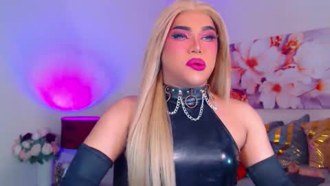 CALL ME STELLA online show from October 8, 2025, 10:02 am