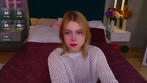 Snapshot of stellahaart chatting on November 8, 2025, 5:18 am Stella 3 online show from November 8, 2025, 5:18 am