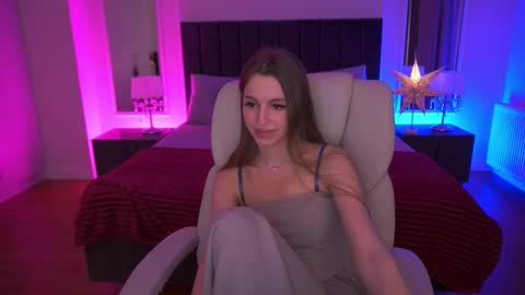 stellahoneywell online show from March 6, 2026, 2:13 pm