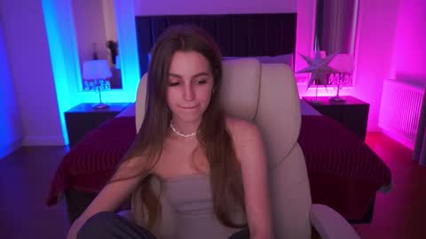 stellahoneywell online show from March 27, 2026, 1:55 pm