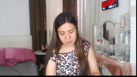 Snapshot of stellahugets chatting on April 7, 2026, 8:26 am Stella online show from April 7, 2026, 8:26 am