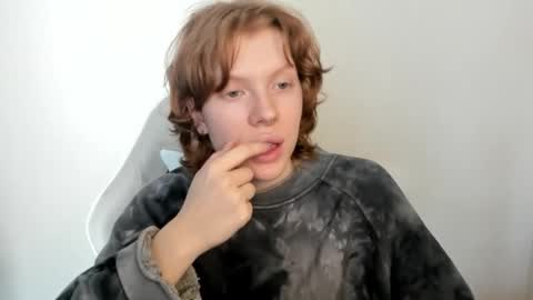 S T E L L A online show from February 17, 2026, 9:17 am