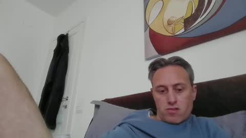 Snapshot of sten015 chatting on April 9, 2026, 12:10 pm sten015 online show from April 9, 2026, 12:10 pm
