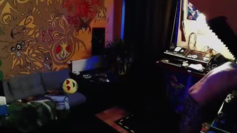 Snapshot of stenlyvrbich chatting on March 2, 2025, 10:59 pm lee online show from March 2, 2025, 10:59 pm