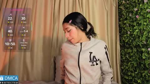 Stepha online show from October 7, 2025, 11:07 am