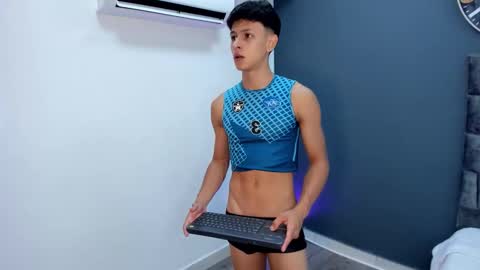 Stephane Rouss online show from November 12, 2025, 7:57 pm