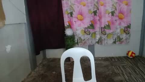stephanie_zee online show from June 15, 2026, 6:37 am