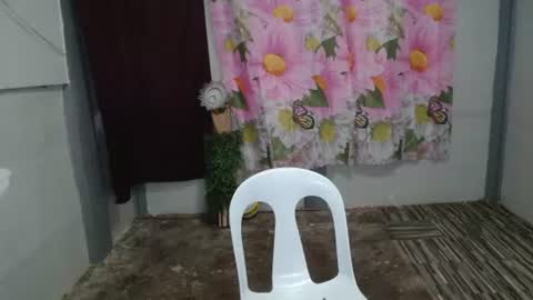 stephanie_zee online show from June 19, 2026, 12:42 pm