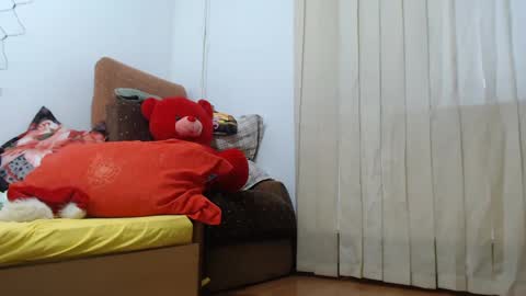 Stephanie   online show from December 22, 2024, 2:16 pm