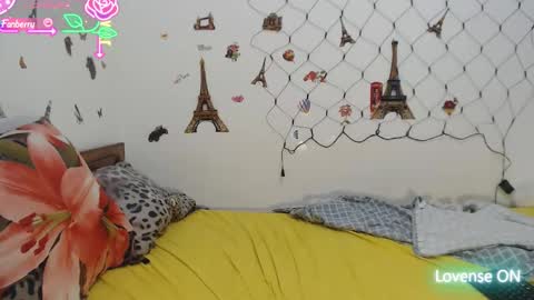 Stephanie   online show from September 22, 2025, 10:17 am