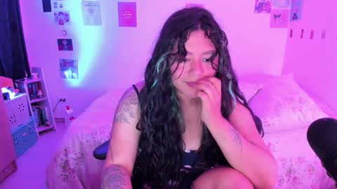 Snapshot of stephanifox chatting on December 23, 2024, 4:55 am Stephanie online show from December 23, 2024, 4:55 am