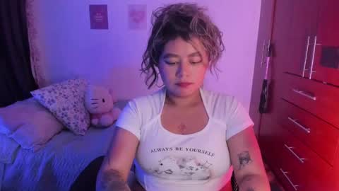 Snapshot of stephanifox chatting on October 13, 2025, 12:43 am Stephanie online show from October 13, 2025, 12:43 am