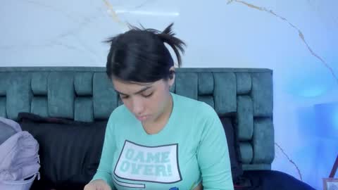 Stefanny online show from November 10, 2025, 11:15 pm