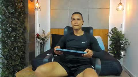 Snapshot of sterling_magnus chatting on February 26, 2026, 7:35 pm online show from February 26, 2026, 7:35 pm