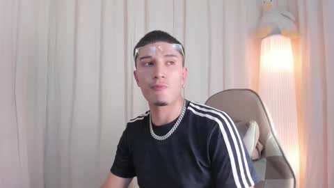 Snapshot of steven_starz chatting on November 19, 2025, 4:01 am Steven online show from November 19, 2025, 4:01 am