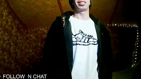 Snapshot of stevenbrookless chatting on May 8, 2026, 5:24 am Steve online show from May 8, 2026, 5:24 am