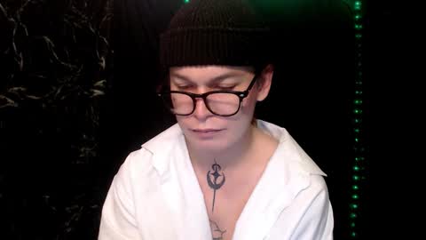 Steve online show from November 18, 2025, 9:41 pm