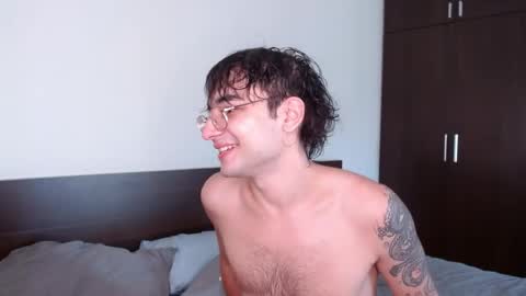 Snapshot of steveoceanbeanhuge chatting on May 7, 2026, 3:01 am Alex online show from May 7, 2026, 3:01 am
